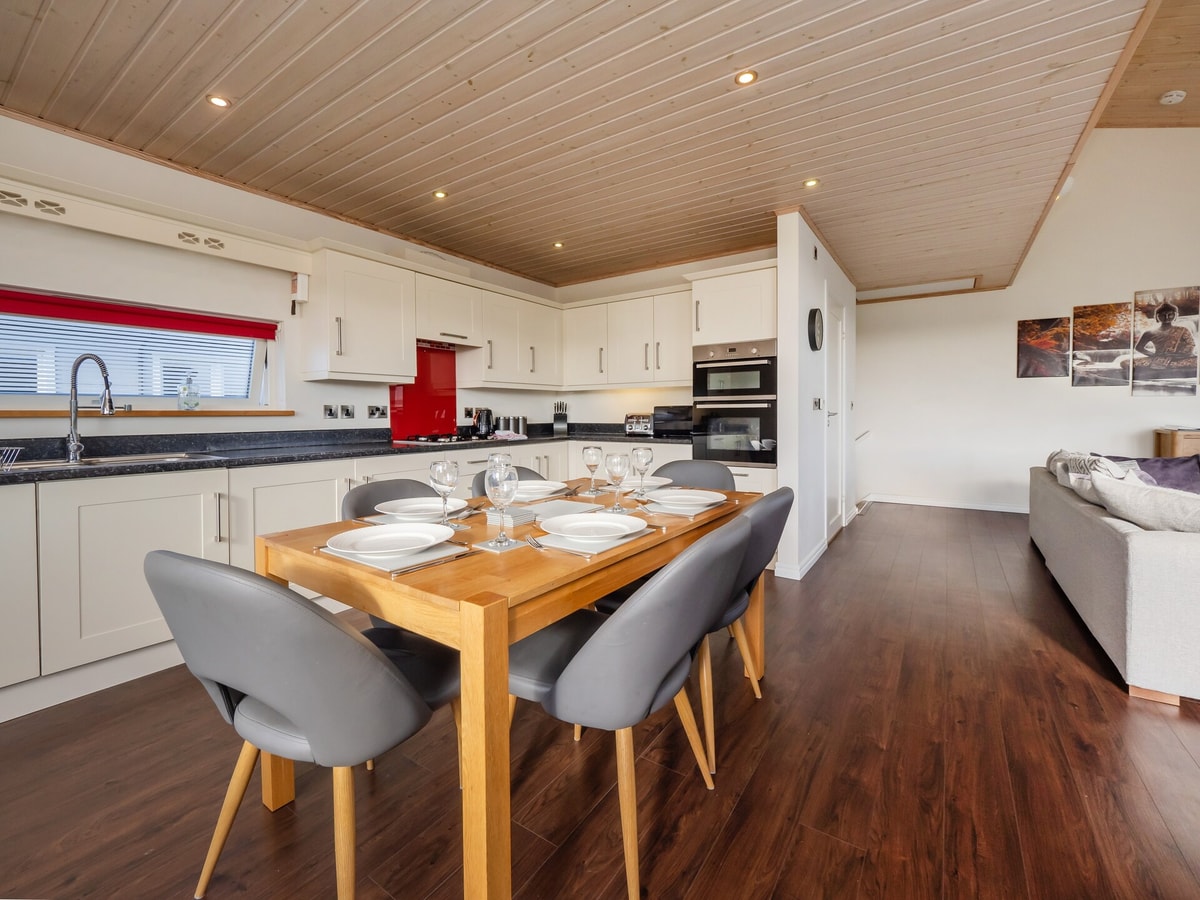 Luxury Lodge w/ Hot Tub on 400-Acre Estate 26 Hello Guest