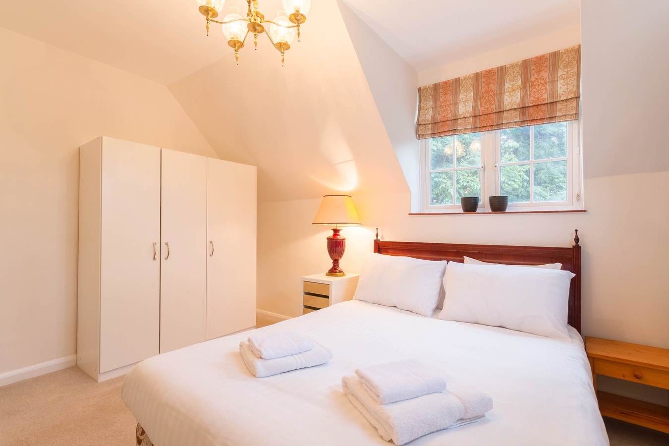 Holiday Home of the Month! Finchley, Sleeps 5 15 Hello Guest