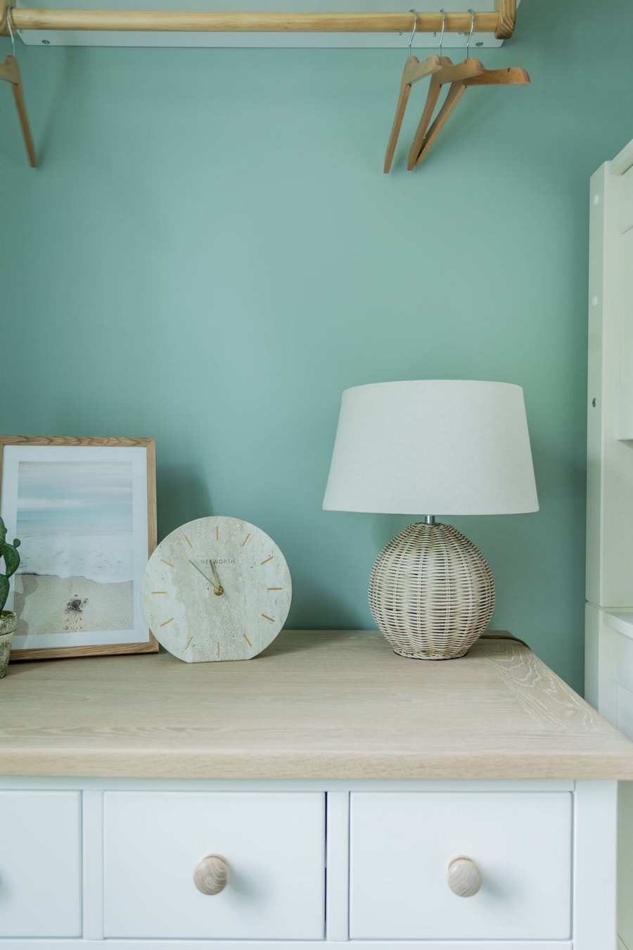 Stylish 3BD Townhouse in Central Winchester 18 Hello Guest