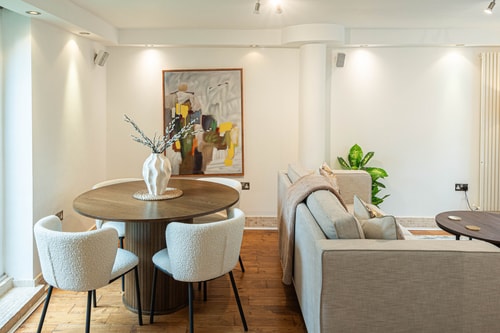 Stylish 3BD Flat in Prime Covent Garden Location 11 Hello Guest