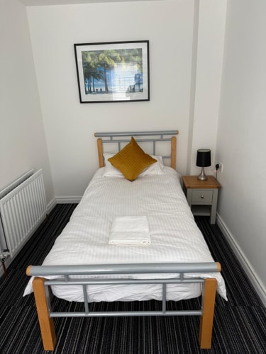 Modern Split-Level 2-Bed Apartment with Balcony 7 Hello Guest