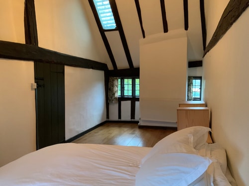 Delightful 4BD Home full of Flair Edenbridge Kent 18 Hello Guest