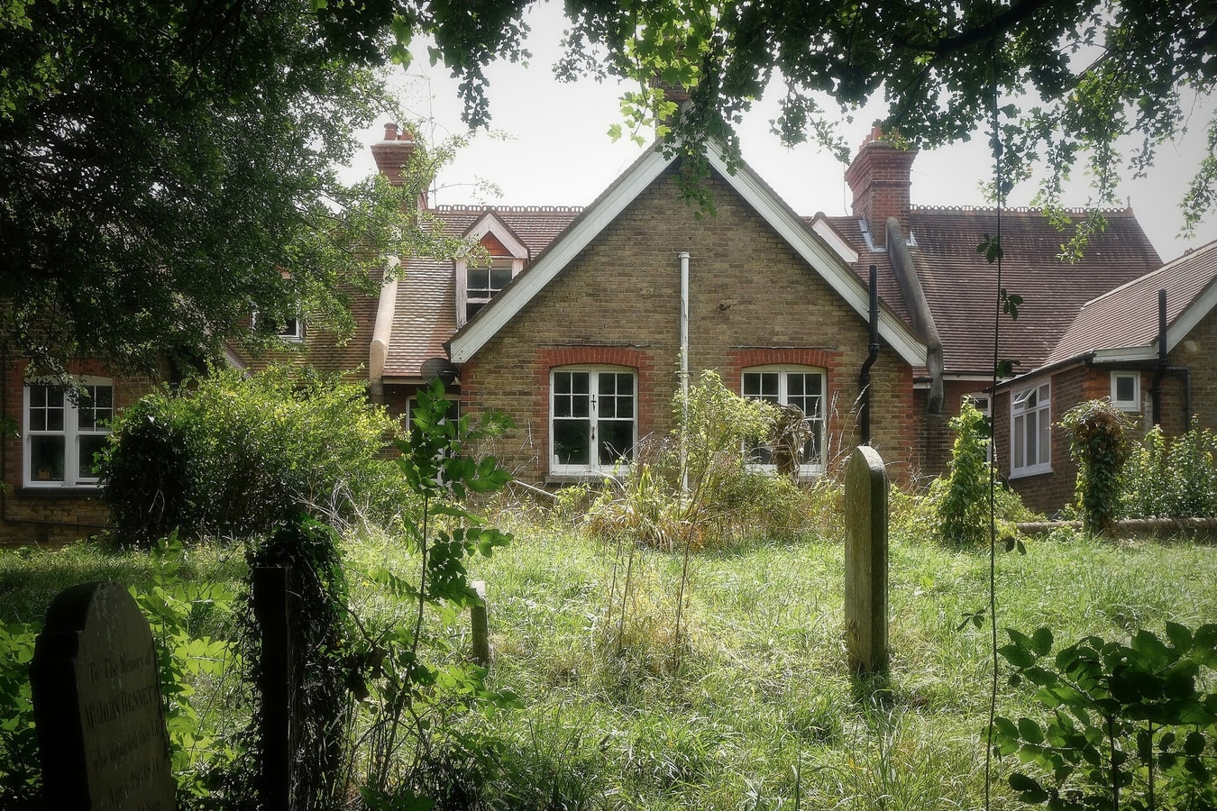 Fantastic 2BD Victorian Apt - 4 adults & 1 child 14 Hello Guest