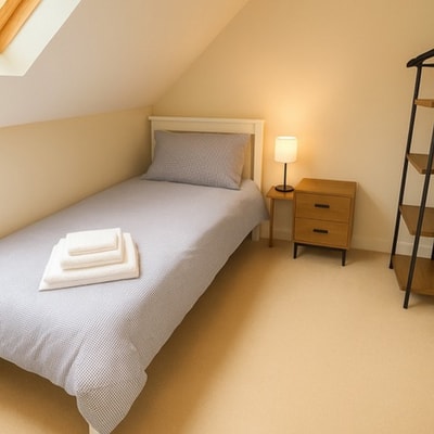 Elegant 2BD Townhouse in Thirsk: Cozy & Stylish 4 Hello Guest