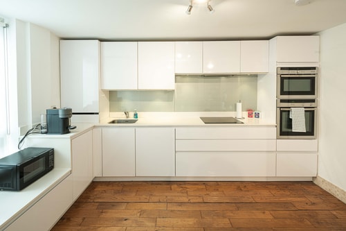 Stylish 3BD Flat in Prime Covent Garden Location 17 Hello Guest