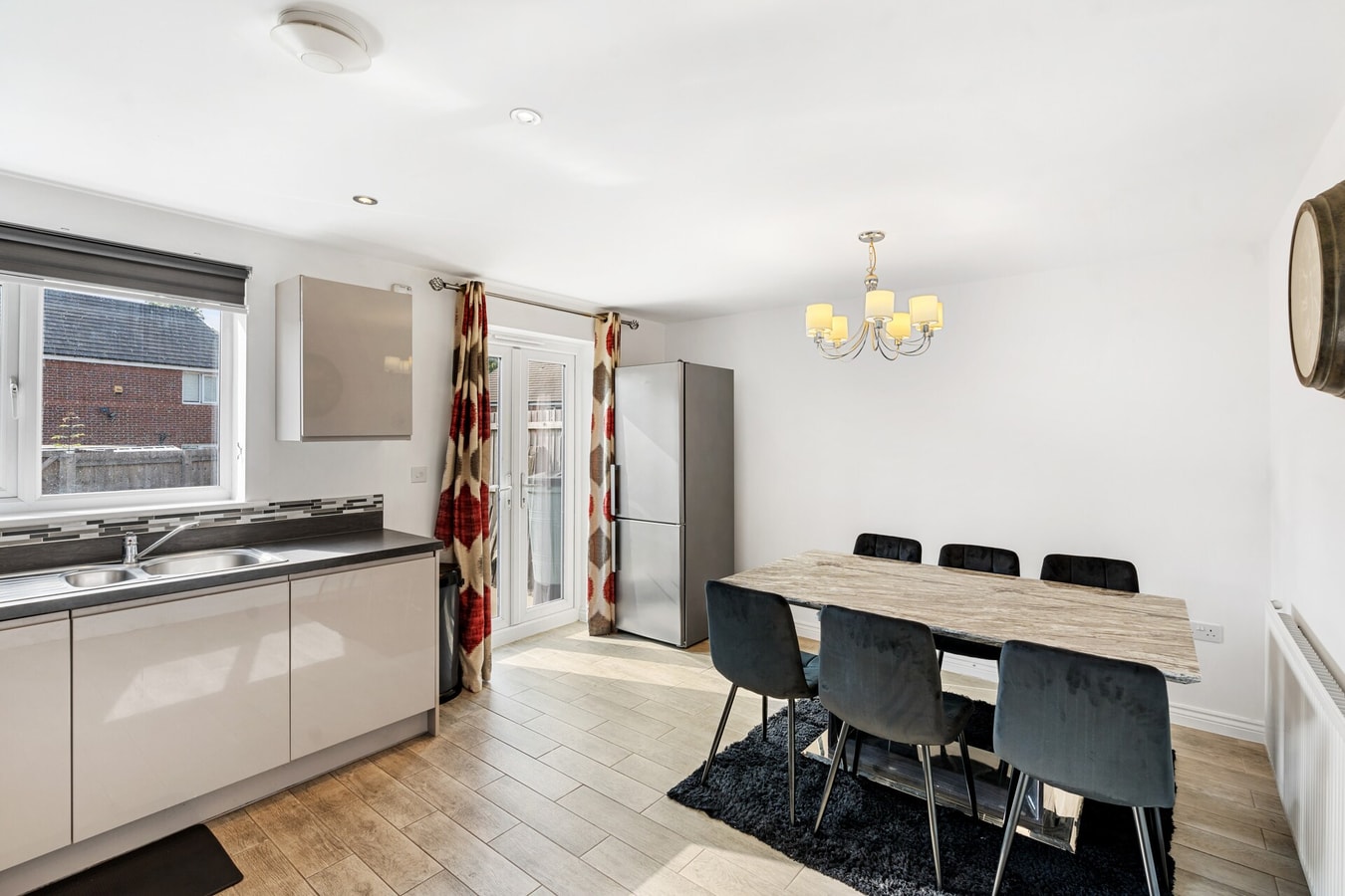 Spacious 4-Bed Home Near City Links 10 Hello Guest