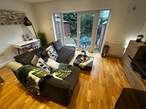 Secure 2BD Retreat: Modern Comfort in Privacy