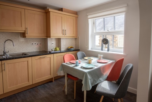 Modern 2-Bed Flat in Tavistock Centre 1 Hello Guest