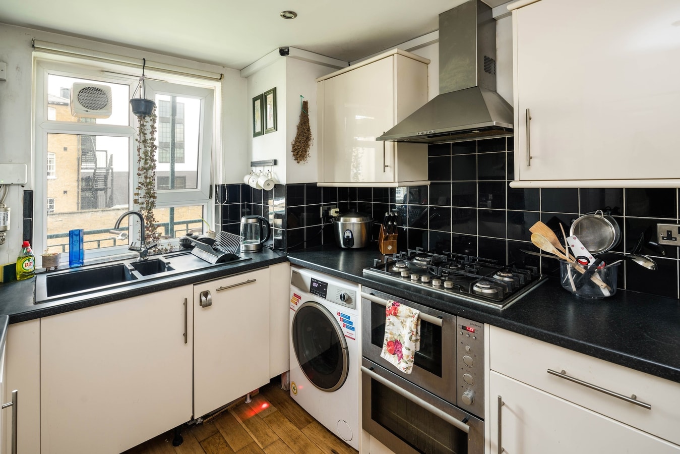 2BD Stylish Home w/t Grand Piano Central London 5 Hello Guest