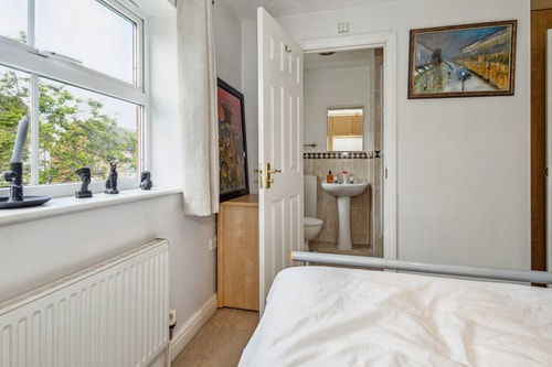 Urban Oasis - Modern 2B/2B Retreat Near Nature 6 Hello Guest