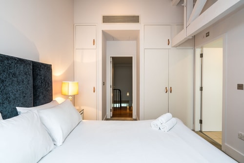 A Stunning Three Bedroom Home in Mayfair 15 Hello Guest