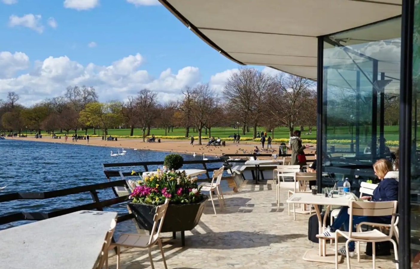 Beautiful 2-Bed Notting Hill Apt with Garden 24 Hello Guest