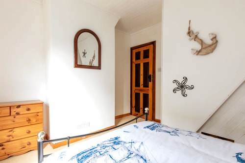 Stylish 2BD Family Hideaway in Dover 9 Hello Guest