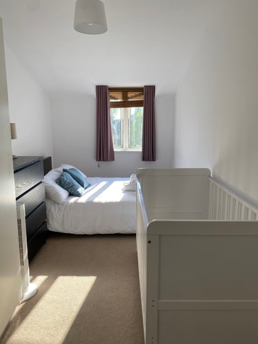 2BD Flat by Common & Village - Wimbledon, Zone 3 9 Hello Guest