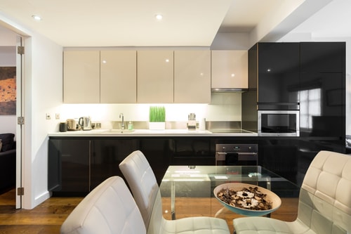 A Stunning Three Bedroom Home in Mayfair 5 Hello Guest