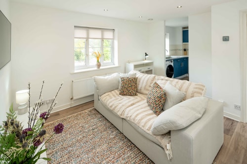 Loughton Hideaway: Cozy 1BD Near Tube & Nature 9 Hello Guest