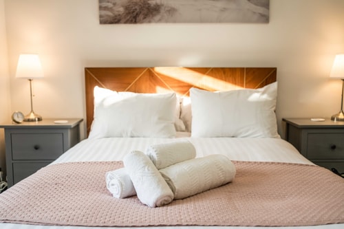 Spacious 1BR Flat in Wanstead: Garden & Comfort 7 Hello Guest