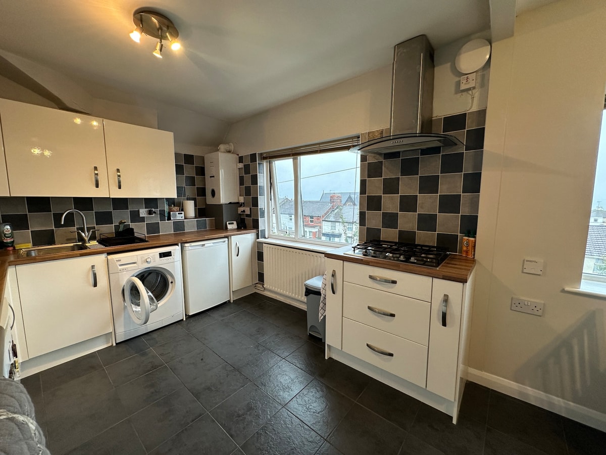 Bright Seaside Apartment with Stunning River Views 14 Hello Guest