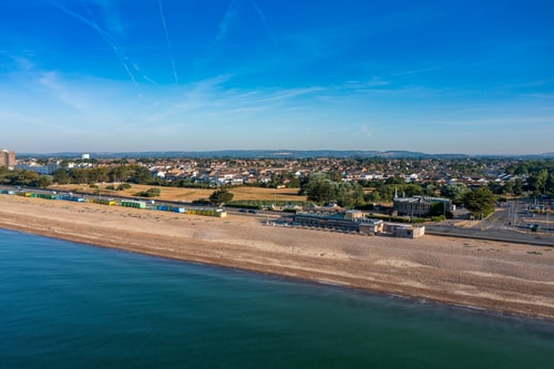 Tranquil 3BD Haven by the Sea in Littlehampton 26 Hello Guest