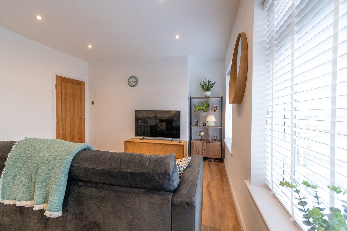 Swillington Retreat: Modern 2BD Flat in Leeds 6 Hello Guest