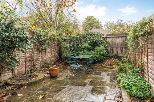 Charming 2BD House with Garden in Hammersmith 12 Hello Guest