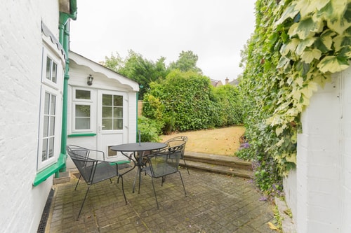 Holiday Home of the Month! Finchley, Sleeps 5 6 Hello Guest