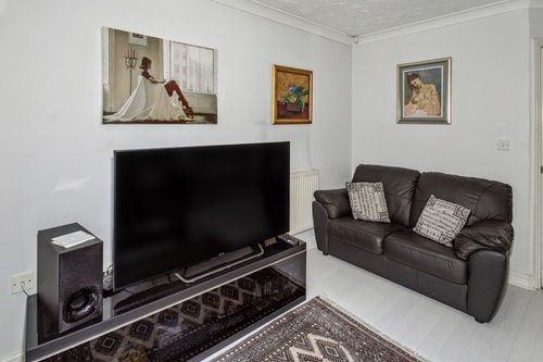 Urban Oasis - Modern 2B/2B Retreat Near Nature 20 Hello Guest