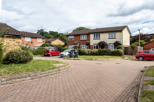 Cosy Homely House with Conservatory and Garden 16 Hello Guest