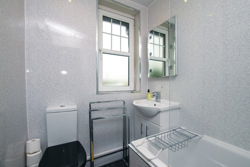 Cosy & Central 2BD Apartment Milngavie, Glasgow 25 Hello Guest