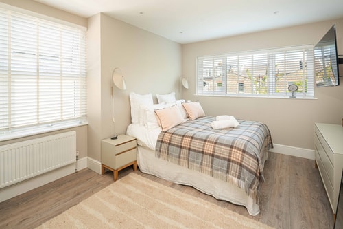 Stylish Crouch End 2B2B Flat - Sleeps 4 16 Hello Guest