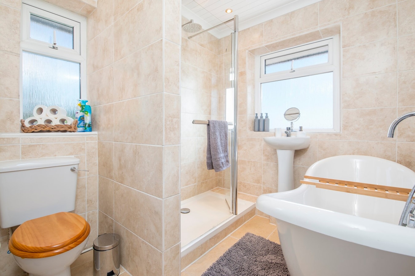 2BD Holiday Home Stunning views of the Sea & Gower 33 Hello Guest