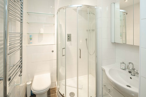 Modern 1-Bed Flat in Central Bloomsbury 4 Hello Guest