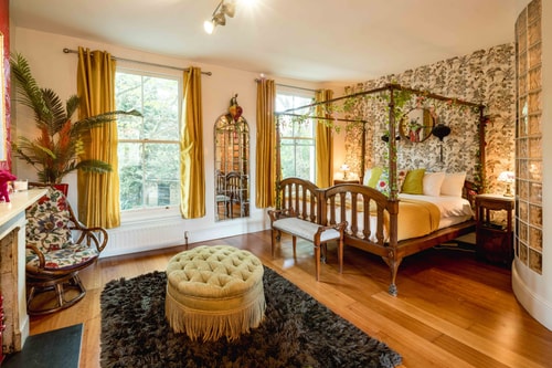 Hammersmith Haven: 4BD Historic Gem by the River