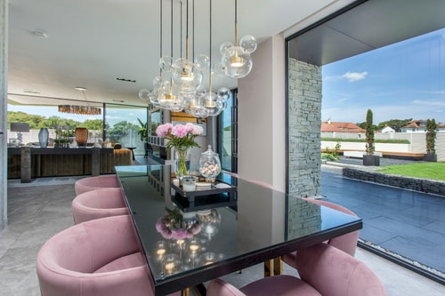 Cooden Beach: 4BD Retreat with Cinema 10 Hello Guest