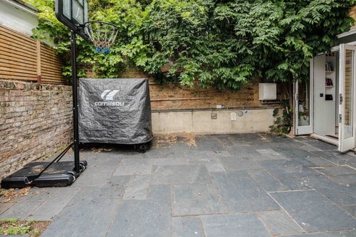 Stylish 2 Bedroom / 2 Bath in Notting Hill 18 Hello Guest