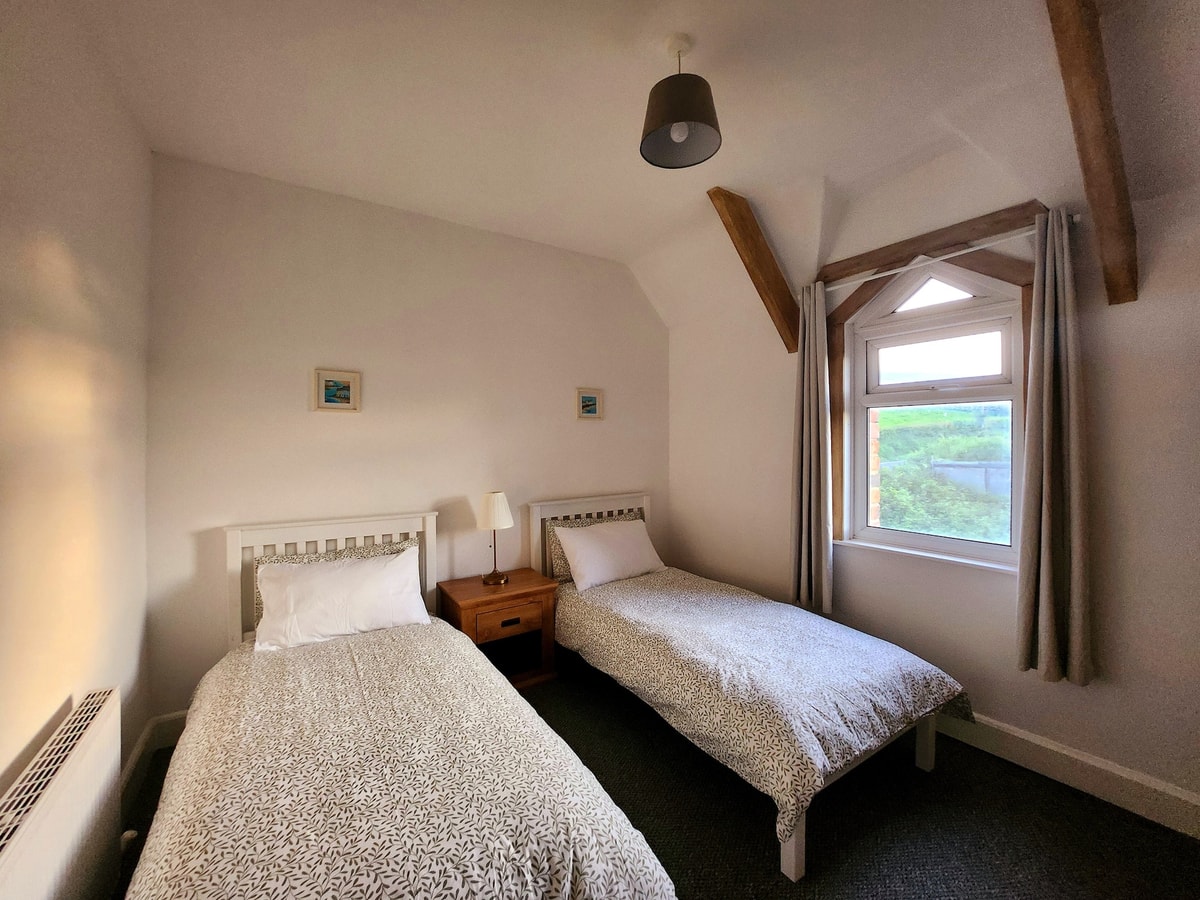 The Trackside Cottage 5 Hello Guest