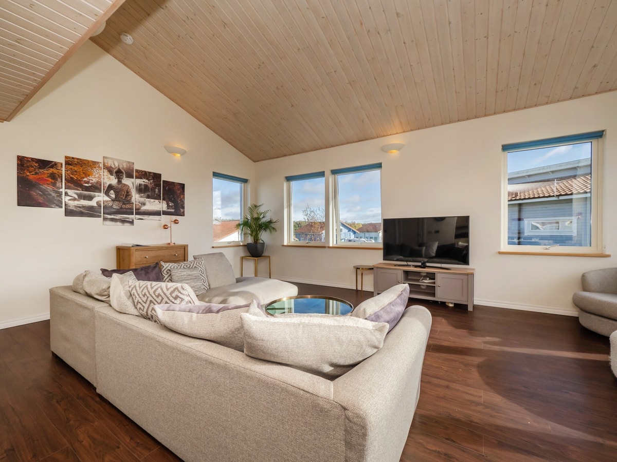 Luxury Lodge w/ Hot Tub on 400-Acre Estate 18 Hello Guest