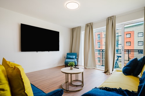2BR Stylish Apartment up to 9 with Balcony