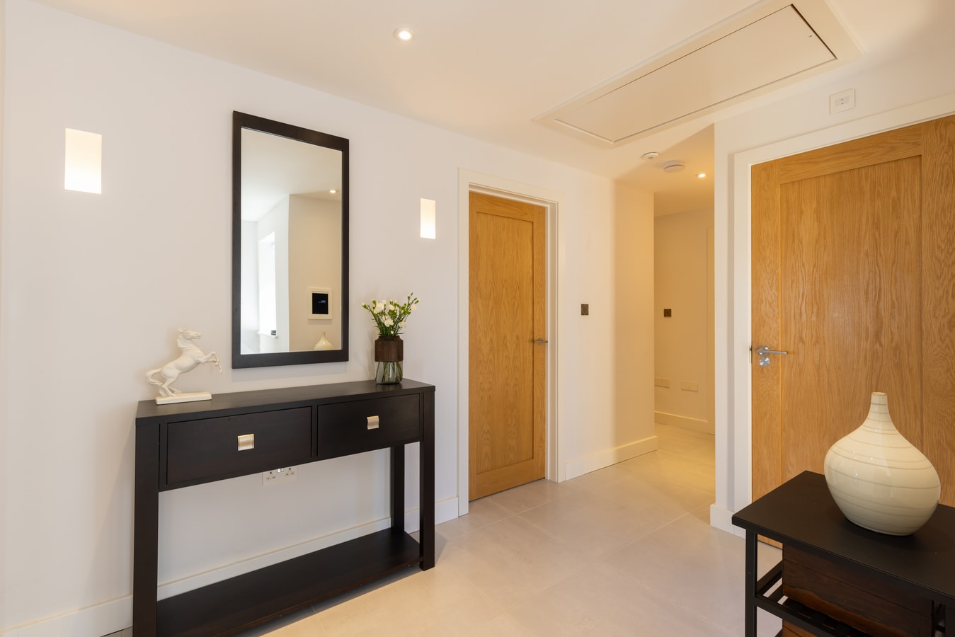 Spacious 4BD Smart Home in Idyllic Rural Setting 16 Hello Guest