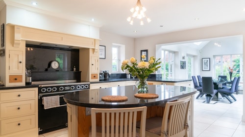 Superb 4BD Stay in Wyton and Houghton Village 5 Hello Guest