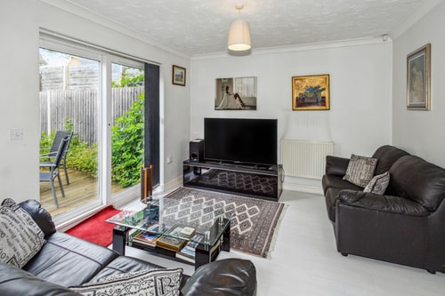 Urban Oasis - Modern 2B/2B Retreat Near Nature 21 Hello Guest