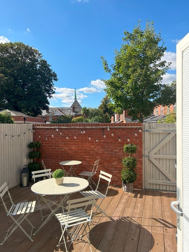 Stylish 3BD Townhouse in Central Winchester 3 Hello Guest