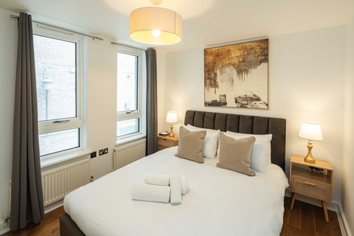 Stylish 3BD Flat in Prime Covent Garden Location 16 Hello Guest
