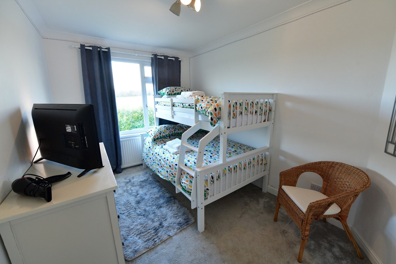 2BD Garden Home - A Short Walk to Stonehenge 9 Hello Guest