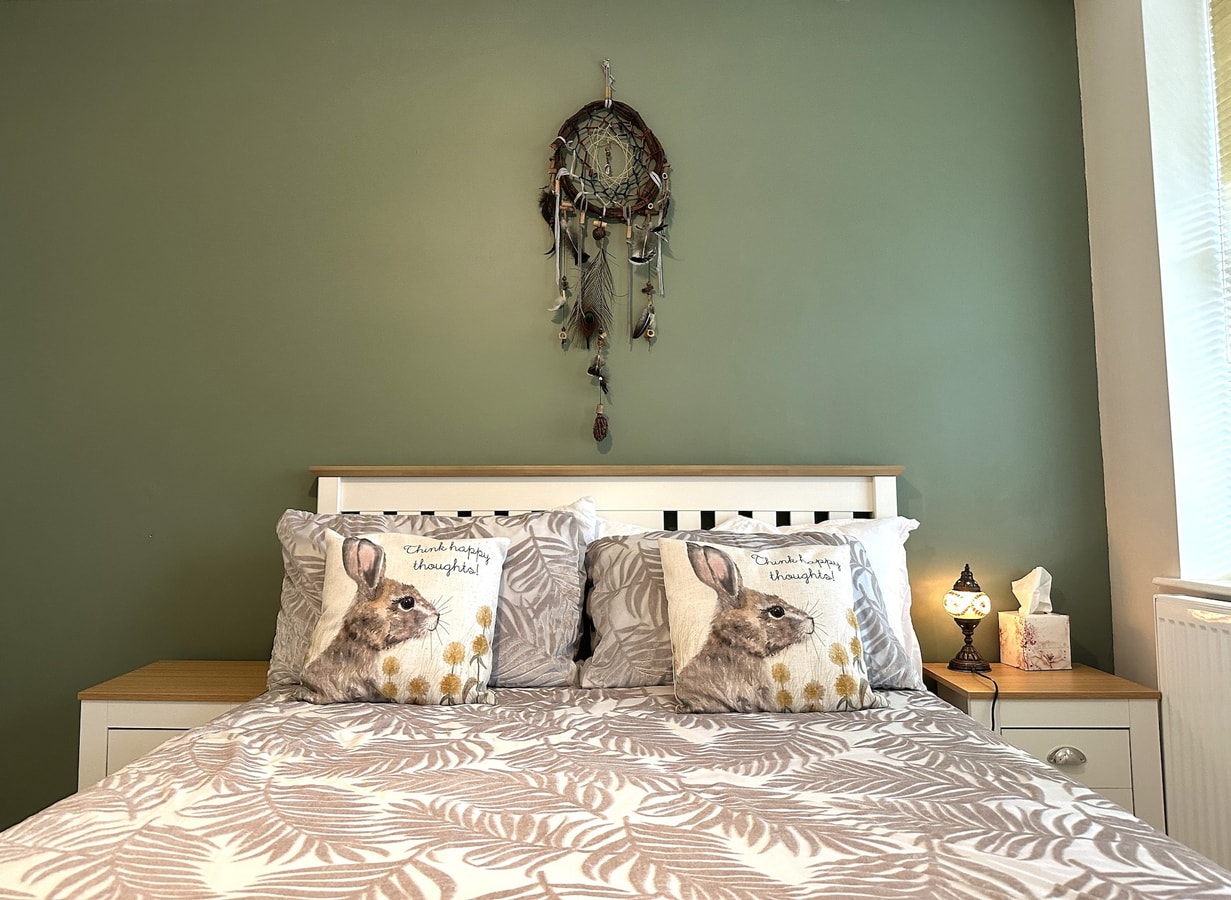 Bright Seaside Apartment with Stunning River Views 16 Hello Guest