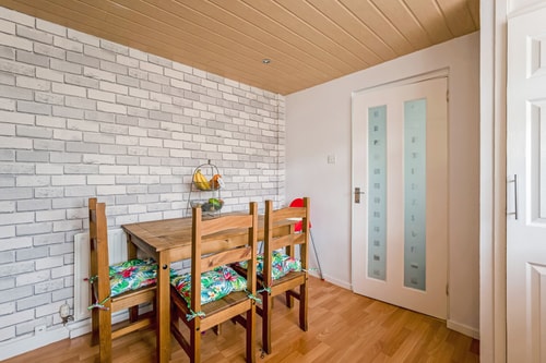 Centrally Situated 1 Bedroom House in Cumbernauld 9 Hello Guest