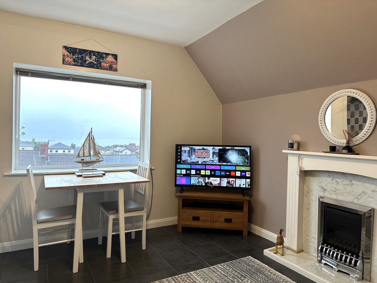 Bright Seaside Apartment with Stunning River Views 9 Hello Guest