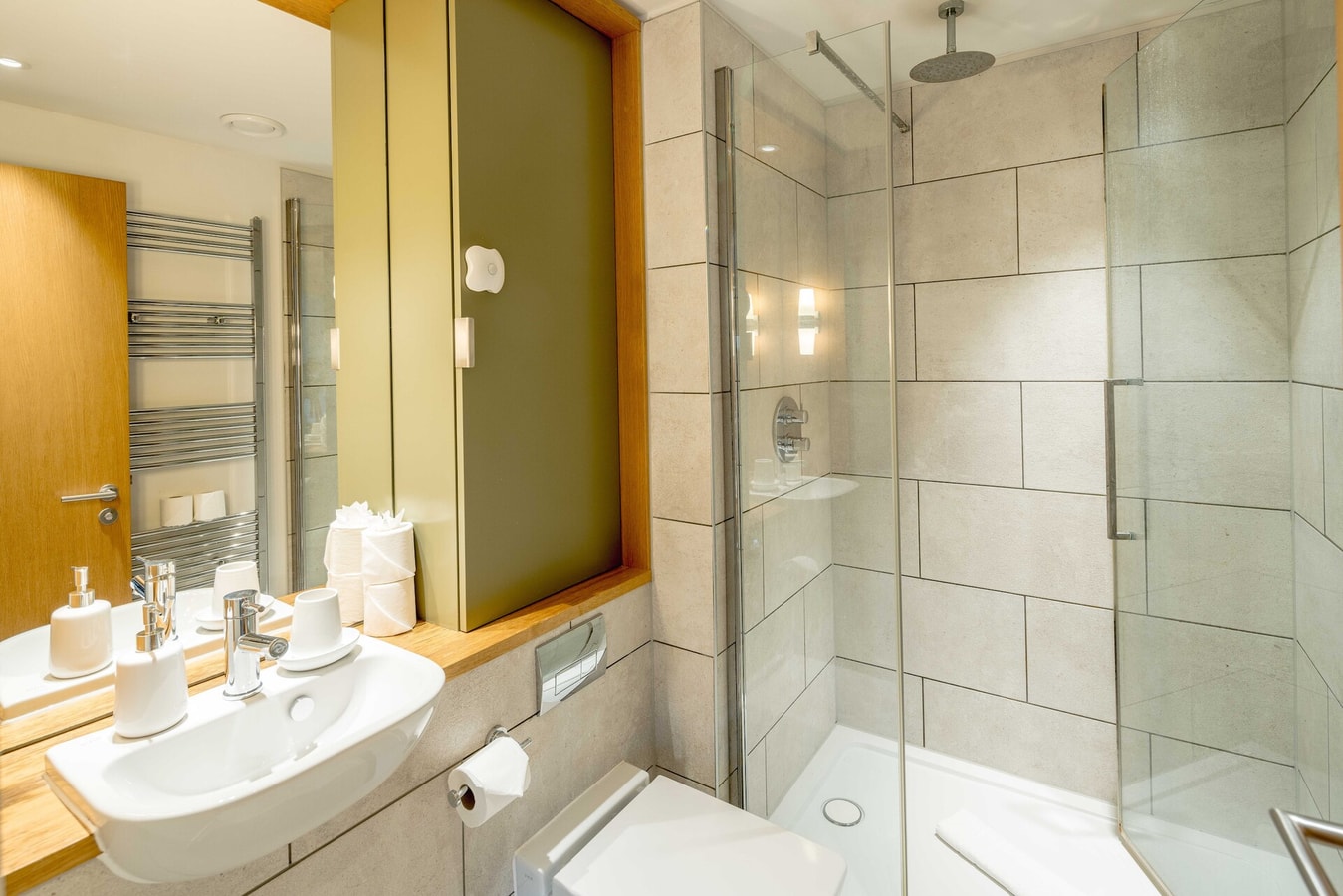 Modern 2 bed Flat Near O2 & Canary Wharf 19 Hello Guest