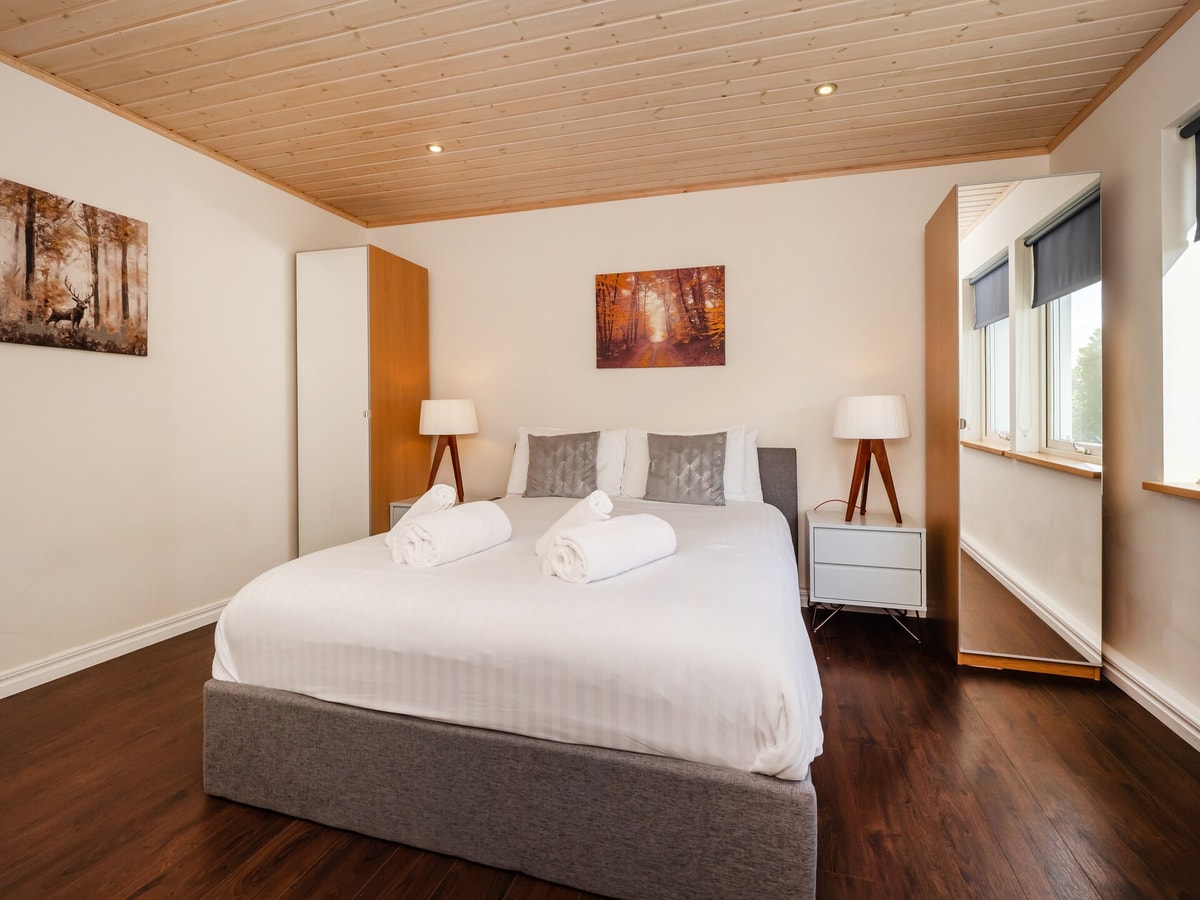 Luxury Lodge w/ Hot Tub on 400-Acre Estate 8 Hello Guest