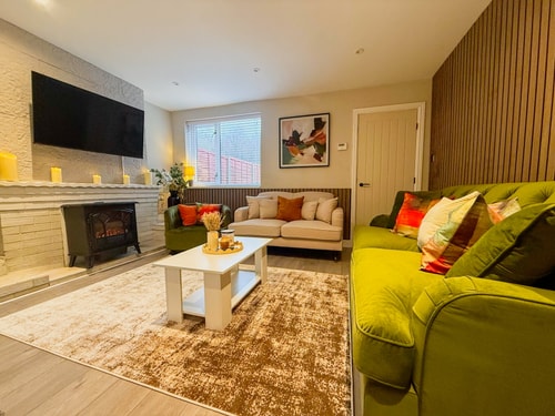 Forest Inspired Home! near M1, and superb locations